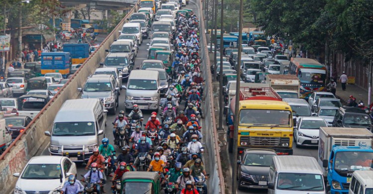 দুই কর্মসূচিতে রাজধানীতে তীব্র যানজট, চরম দুর্ভোগে নগরবাসী