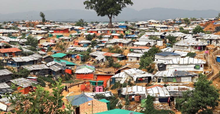 রোহিঙ্গা ক্যাম্পে সন্ত্রাসীদের গুলিতে নিহত ২