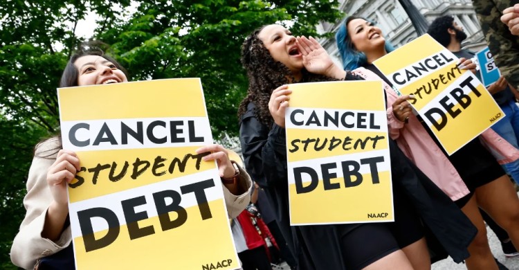 শিক্ষার্থীদের ঋণ মওকুফের ঘোষণা দিলেন বাইডেন