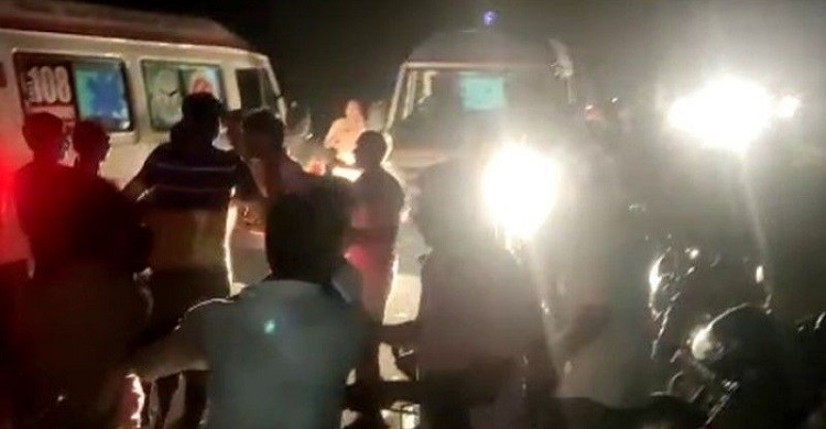ভারতে মন্দির থেকে ফেরার পথে ট্রাক্টর উল্টে নিহত ২৭