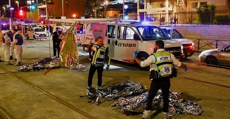 জেরুজালেমে বন্দুক হামলায় হামলাকারীসহ নিহত ৮