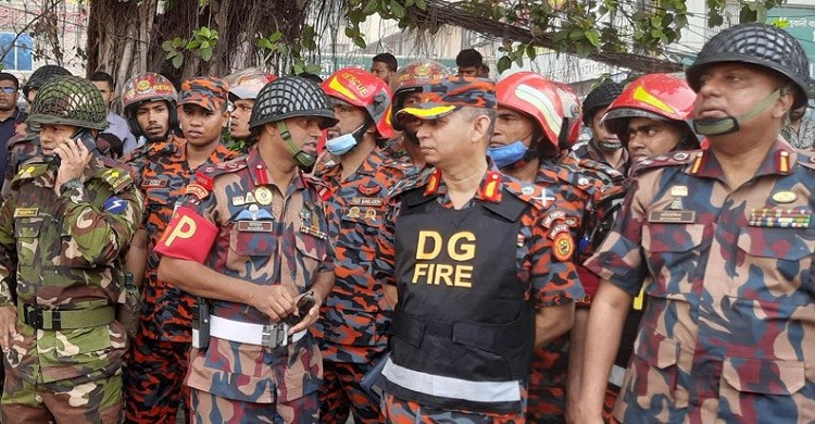 আগুন নিয়ন্ত্রণে, পুরোপুরি নির্বাপণে আরও সময় লাগবে: ফায়ার সার্ভিস