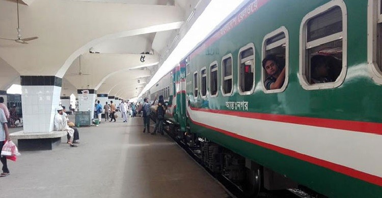 ঈদে ৯ জোড়া বিশেষ ট্রেন কখন যাবে কোথায় জেনে নিন