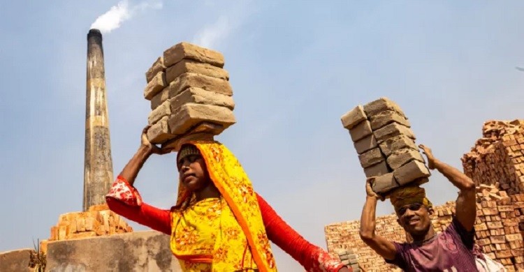 আজ মহান মে দিবস