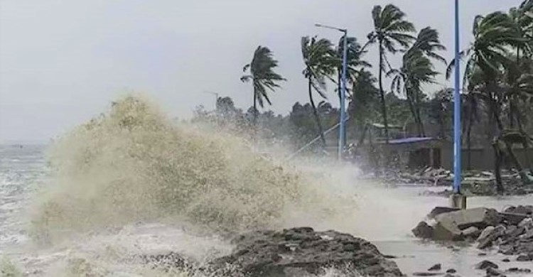 মোখার তাণ্ডব শুরু সেন্টমার্টিনে