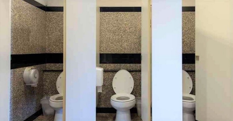 পাবলিক টয়লেটে বোমা বিস্ফোরণে শিশু নিহত