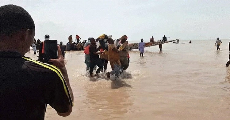 নাইজেরিয়ায় বিয়ের নৌকা উল্টে শতাধিক মৃত্যু
