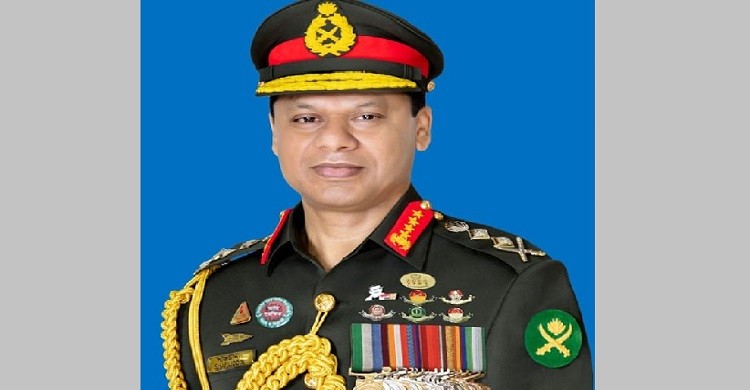 হজ পালন শেষে সেনাপ্রধান দেশে ফিরেছেন