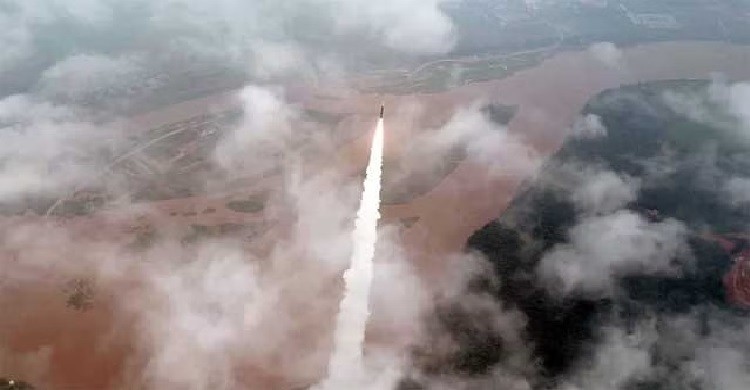 ২ টি ব্যালিস্টিক ক্ষেপণাস্ত্র উৎক্ষেপণ উত্তর কোরিয়ার