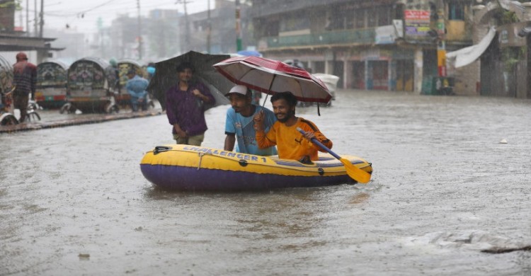 বিপর্যস্ত চট্টগ্রাম: বন্ধ ঘোষণা চবি ও নগরীর সব শিক্ষা প্রতিষ্ঠান