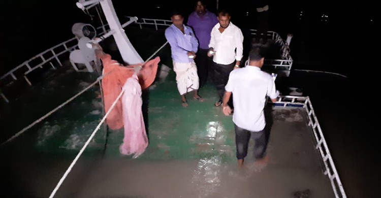 পশুর নদে ৮০০ টন কয়লা নিয়ে জাহাজডুবি