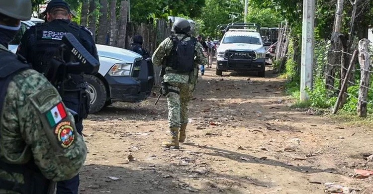 মেক্সিকোতে সশস্ত্র হামলা, নিহত ১৩ পুলিশ