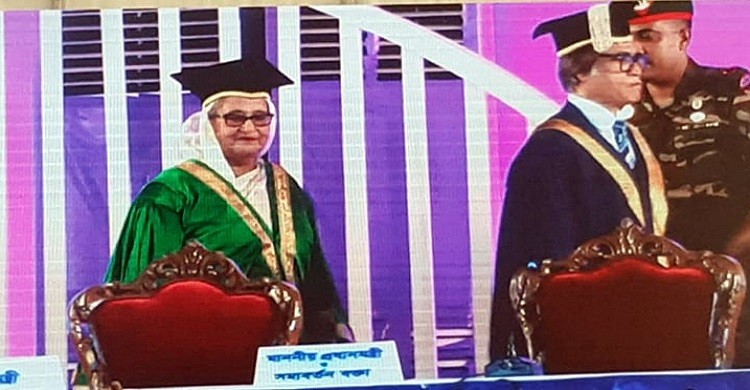 ঢাকা বিশ্ববিদ্যালয়ের বিশেষ সমাবর্তনে প্রধানমন্ত্রী