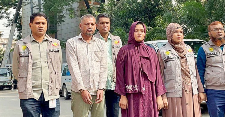 ২০ কোটি টাকায় মনোনয়ন, অবশেষে ধরা বাবা-মেয়ে