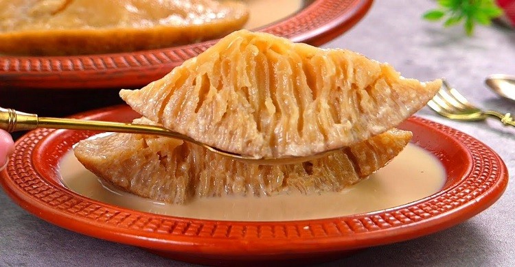 এই শীতে দুধ চিতই পিঠা তৈরি করবেন যেভাবে