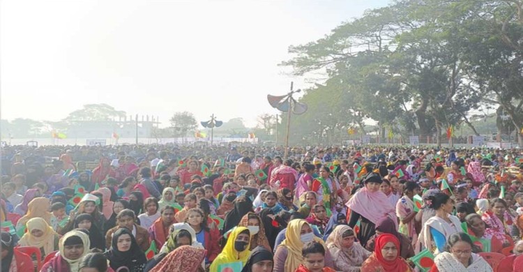 টুঙ্গিপাড়ায় প্রধানমন্ত্রীর জনসভাস্থল কানায় কানায় পূর্ণ