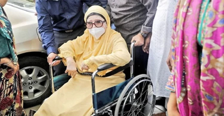 বিকেলে হাসপাতাল থেকে বাসায় ফিরছেন খালেদা