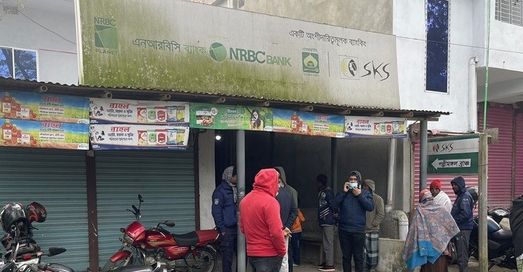 বগুড়ায় এনআরবিসি ব্যাংকের সিন্দুক কেটে টাকা চুরি