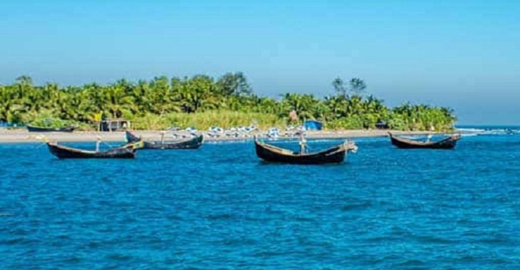আজ থেকে সেন্টমার্টিনে বিকল্প পথে প্রবেশ করা যাবে