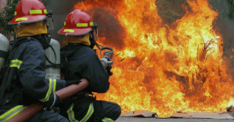 খুলনার রুপসায় পাটকলে ভয়াবহ আগুন