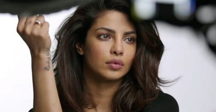 শুটিং সেটে আহত বলিউড তারকা প্রিয়াঙ্কা চোপড়া