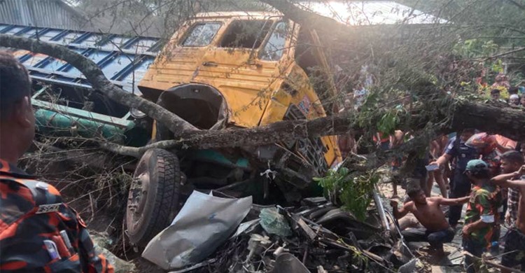 ঝালকাঠিতে ১৪ নিহত : বৌভাতের আনন্দে শোকের মেঘ