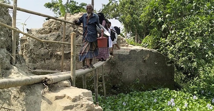 করিমগঞ্জে বিকল্প সড়ক না করে কালভার্ট নির্মাণ