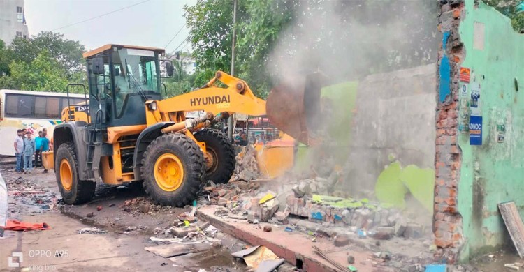 মহাখালী বাস টার্মিনালে অবৈধ ২৫টি দোকান উচ্ছেদ