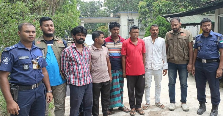 ভোট না দিতে ডিবি পুলিশ পরিচয়ে মোবাইলে হুমকি, আটক-৫