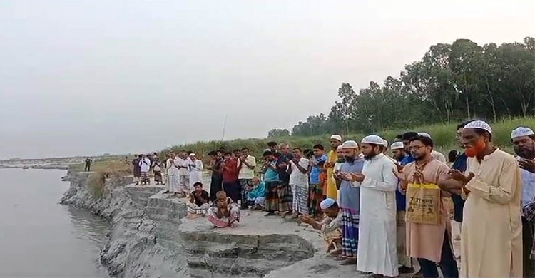 হঠাৎ খরায় ভাঙছে যমুনা, আতঙ্কে নদীপাড়ের হাজারো মানুষ