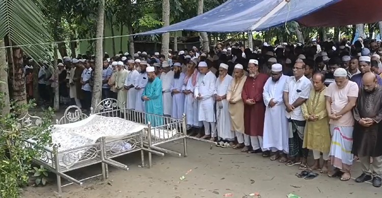 বরগুনায় নিহত ৭ জনের দাফন মাদারীপুরে সম্পন্ন, এলাকাজুড়ে শোক