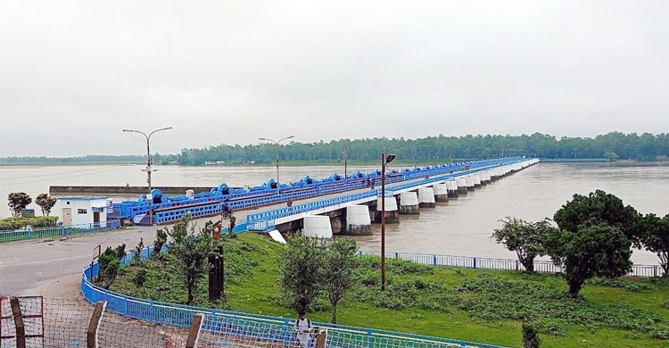 নীলফামারীতে বিপৎসীমার কাছাকাছি তিস্তার পানি
