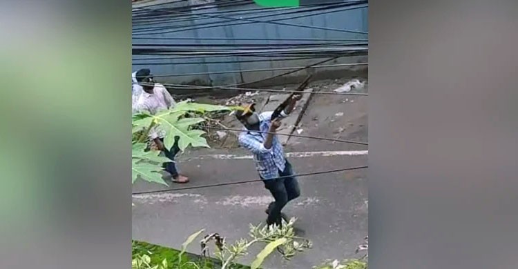 কুমিল্লায় বিক্ষোভকারীদের ওপর হামলা, গুলিবিদ্ধ ৮