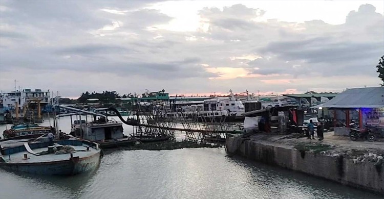 লক্ষ্মীপুর-ভোলা-বরিশাল রুটে নৌযান চলাচল বন্ধ