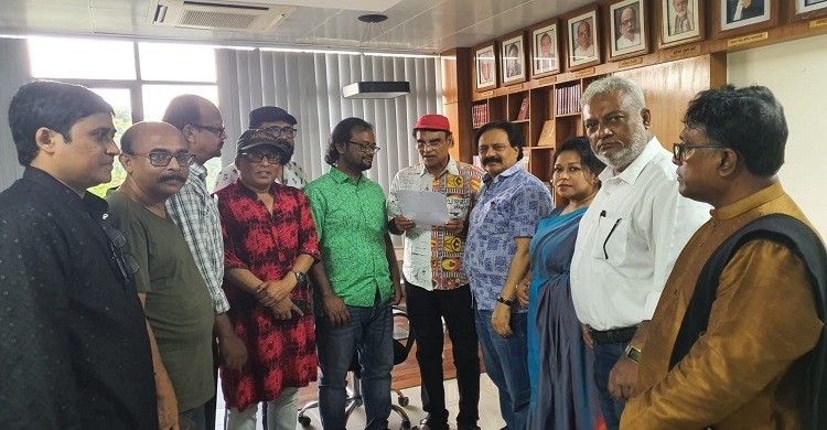 বাংলা একাডেমি মহাপরিচালকের সাথে জাতীয় কবিতা পরিষদ নেতৃবৃন্দের সাক্ষাৎ