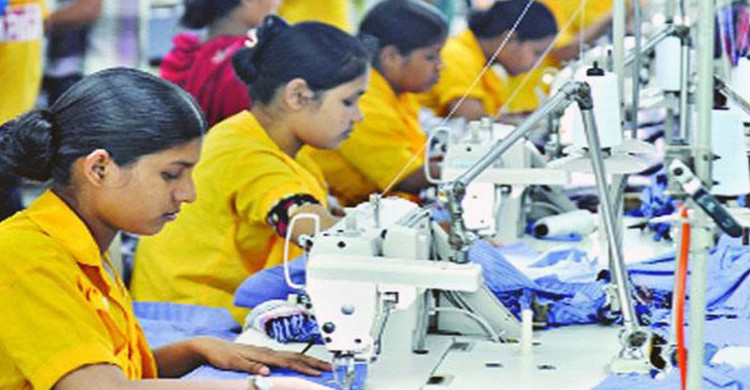 ক্ষতি পুষিয়ে নিতে ছুটির দিনেও পোশাক কারখানা খোলা