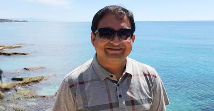 মন্ত্রীর ছোঁয়ায় হাজার কোটির মালিক এপিএস