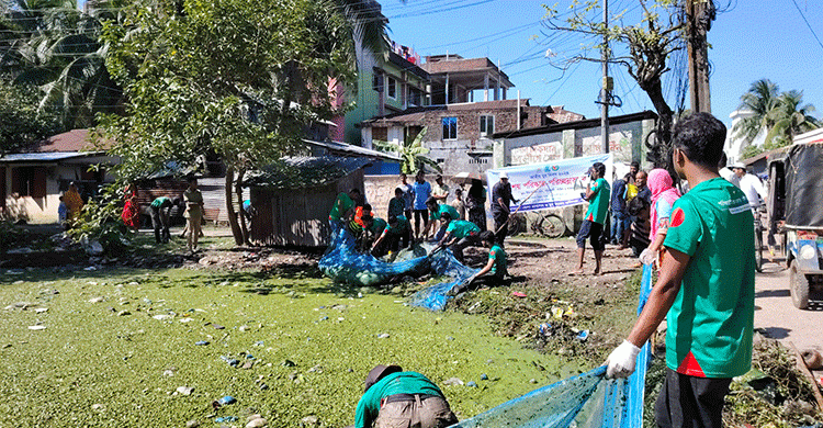 পটুয়াখালীতে সরকারি পুকুর উদ্ধারে পরিষ্কার কার্যক্রম শুরু