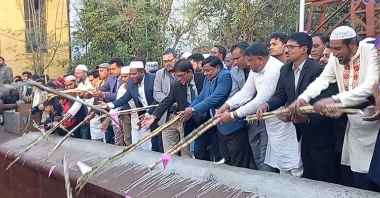 জয়পুরহাট সুগার মিলসে আখ মাড়াই শুরু
