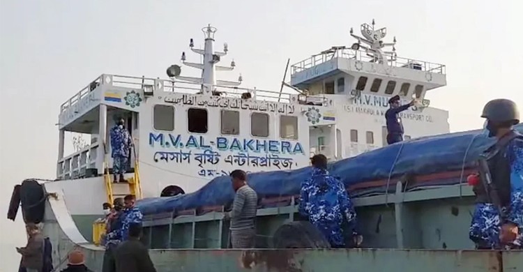 চাঁদপুরে জাহাজে ৭ খুনের ঘটনায় সন্দেহভাজন ইরফান গ্রেপ্তার