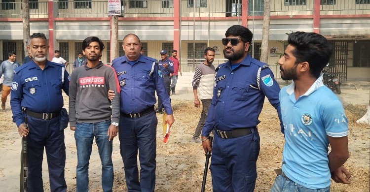 কলেজে বিশৃঙ্খলার চেষ্টায় ছাত্রলীগসহ আটক ২