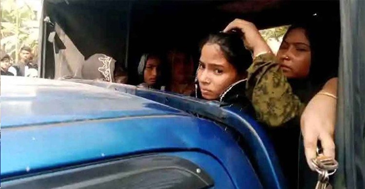 আজহারীর মাহফিল থেকে ২২ নারী আটক