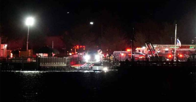 আমেরিকার আকাশে বিমান হেলিকপ্টারের সংঘর্ষ