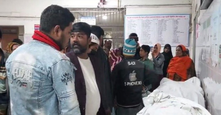 চাঁদপুরে মেঘনা নদীতে গোলাগুলি নিহত ২, আহত-১১
