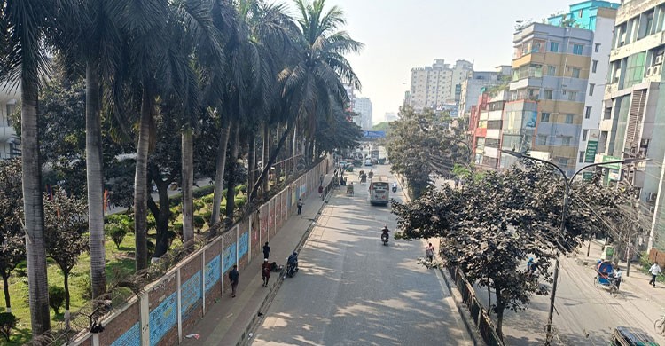 ছুটির দিনে ফাঁকা রাজধানী ঢাকা
