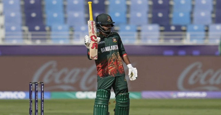 মহাবিপর্যয় থেকে হৃদয়ের সেঞ্চুরি, লড়াইয়ের পুঁজি পেল বাংলাদেশ