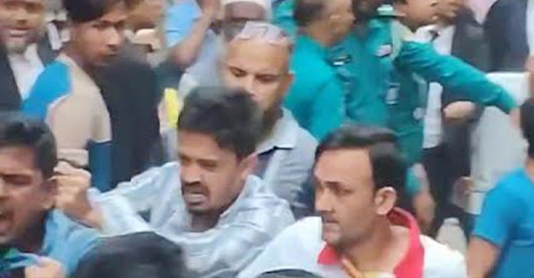 গাজীপুরে আদালত চত্বরে মারধর করে দুই আসামি অপহরণ