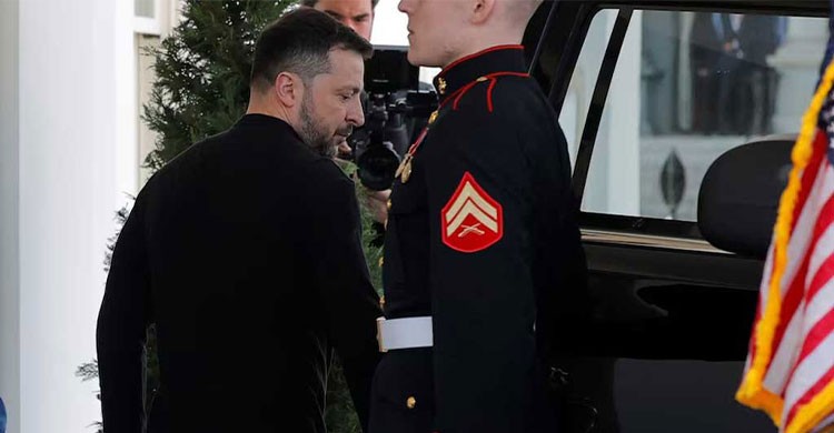 হোয়াইট হাউসে মধ্যাহ্নভোজের আগেই জেলেনস্কিকে বেরিয়ে যেতে বলেন ট্রাম্প