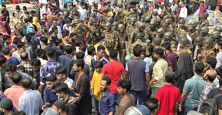 ঢাকা-টাঙ্গাইল সড়কে শ্রমিকদের অবরোধ প্রত্যাহার, যান চলাচল শুরু