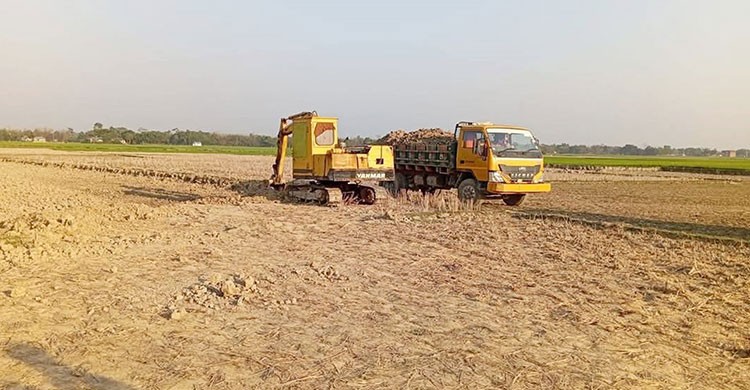 কমলগঞ্জে অবৈধ বালু ও মাটি কাটার দায়ে প্রশাসনের অভিযানে জরিমানা